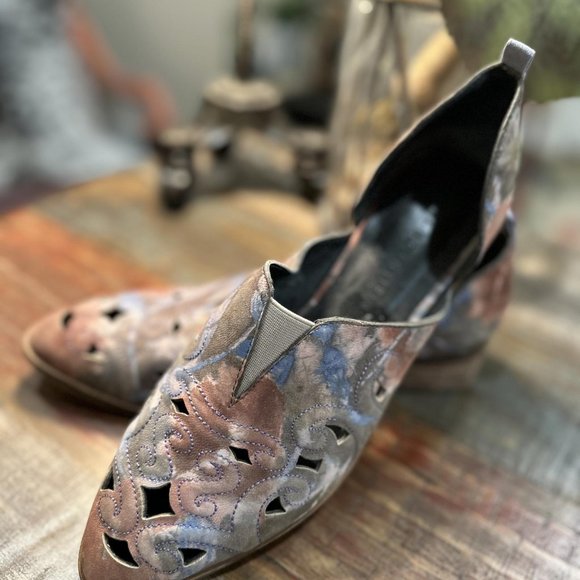 Lori Goldstein Collection Perforated Western Slip On Shoe Floral Sz 9 - Picture 5 of 7